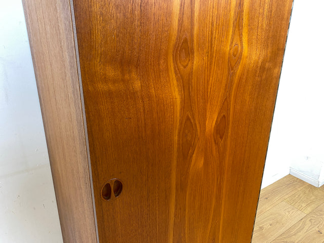 Hochwertiger skandinavischer Mid-Century Kleiderschrank mit Schubladen I Vollholz in Teak I Schrank Wäscheschrank Garderobe Flurschrank Teakholz Danisch Design Vintage I