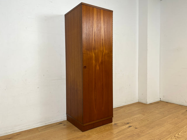 Hochwertiger skandinavischer Mid-Century Kleiderschrank mit Schubladen I Vollholz in Teak I Schrank Wäscheschrank Garderobe Flurschrank Teakholz Danisch Design Vintage I