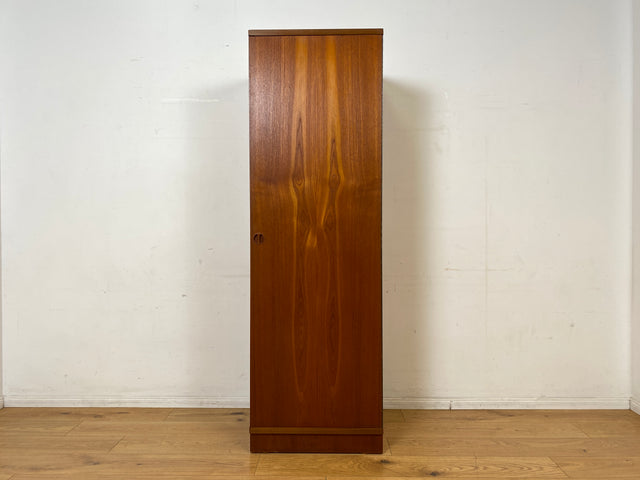 Hochwertiger skandinavischer Mid-Century Kleiderschrank mit Schubladen I Vollholz in Teak I Schrank Wäscheschrank Garderobe Flurschrank Teakholz Danisch Design Vintage I