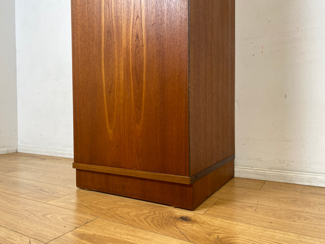 Hochwertiger skandinavischer Mid-Century Kleiderschrank mit Schubladen I Vollholz in Teak I Schrank Wäscheschrank Garderobe Flurschrank Teakholz Danisch Design Vintage I