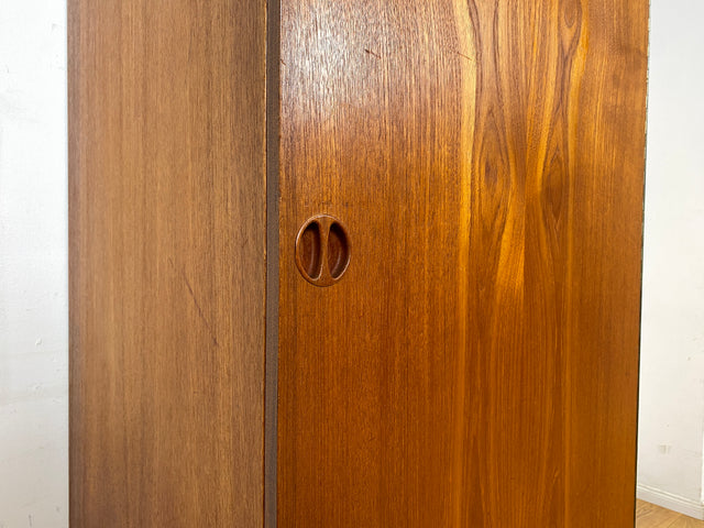 Hochwertiger skandinavischer Mid-Century Kleiderschrank mit Schubladen I Vollholz in Teak I Schrank Wäscheschrank Garderobe Flurschrank Teakholz Danisch Design Vintage I
