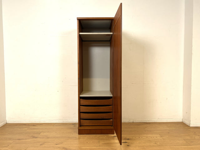 Hochwertiger skandinavischer Mid-Century Kleiderschrank mit Schubladen I Vollholz in Teak I Schrank Wäscheschrank Garderobe Flurschrank Teakholz Danisch Design Vintage I