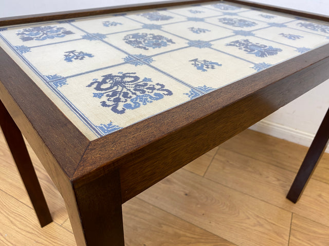 WMK I Einzigartiger skandinavischer Mid-Century Palisander mit Glasplatte und handgesticktem Gobelin I Wohnzimmertisch Beistelltisch Glastisch Ablage Danish Design Vintage Rosewood I