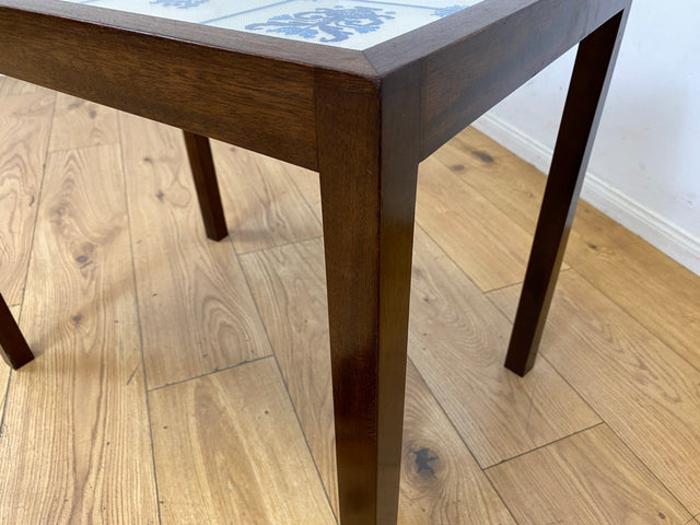 WMK I Einzigartiger skandinavischer Mid-Century Palisander mit Glasplatte und handgesticktem Gobelin I Wohnzimmertisch Beistelltisch Glastisch Ablage Danish Design Vintage Rosewood I
