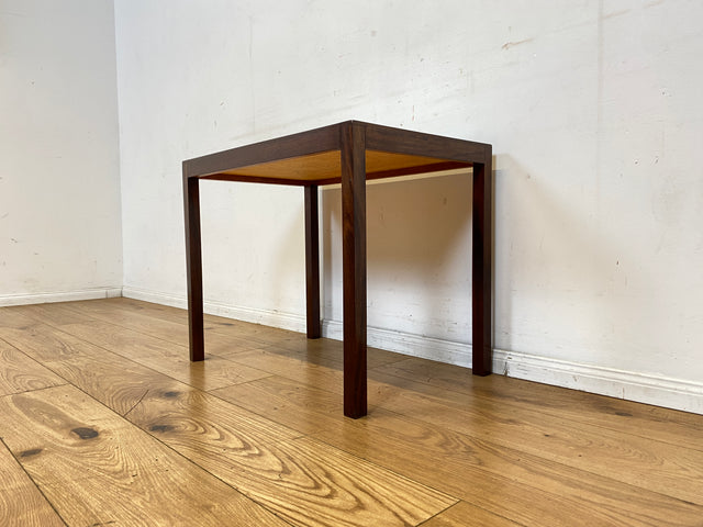 WMK I Einzigartiger skandinavischer Mid-Century Palisander mit Glasplatte und handgesticktem Gobelin I Wohnzimmertisch Beistelltisch Glastisch Ablage Danish Design Vintage Rosewood I
