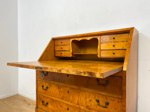 WMK I Besonders schöner skandinavischer Mid-Century Sekretär aus vollem Holz mit Intarsien