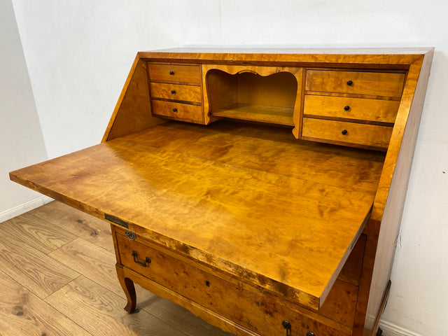 WMK I Besonders schöner skandinavischer Mid-Century Sekretär aus vollem Holz mit Intarsien