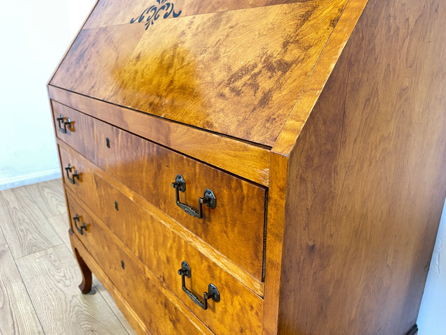 WMK I Besonders schöner skandinavischer Mid-Century Sekretär aus vollem Holz mit Intarsien