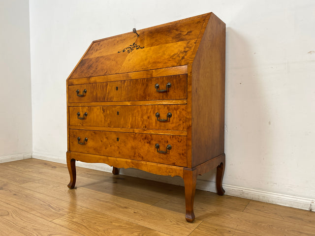 WMK I Besonders schöner skandinavischer Mid-Century Sekretär aus vollem Holz mit Intarsien