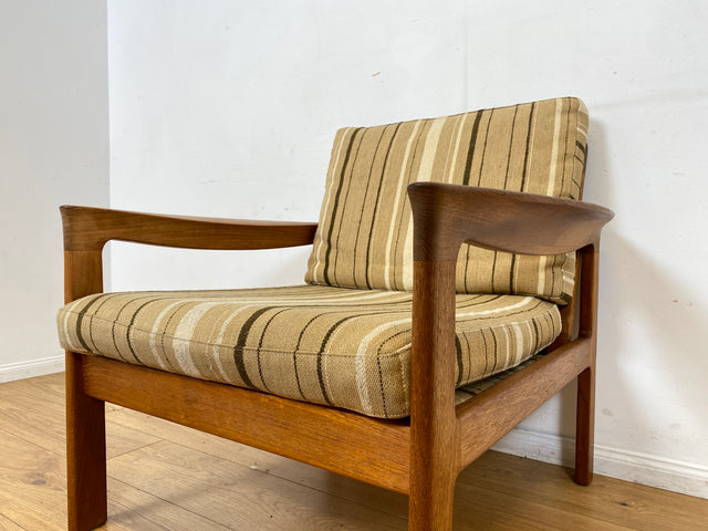 WMK I 1/3 Stilvoller skandinavischer Mid-Century Sessel von Komfort mit gestreiftem beigem Originalbezug & Teakholz Rahmen