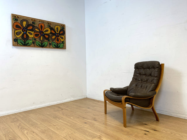 Stilvoller skandinavischer Sessel mit gestepptem braunem Echtleder Bezug I Norwegen 1970er I Ledersessel Loungesessel Relax Lesesessel Sitzgarnitur Mid-Century Vintage Leder I