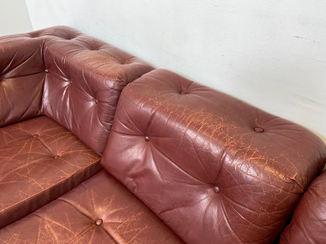 WMK I Gemütliches skandinavisches 70er Jahre Modular Sofa mit Echtleder Bezug & charaktervoller Patina