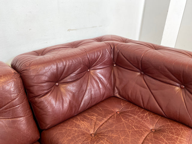 WMK I Gemütliches skandinavisches 70er Jahre Modular Sofa mit Echtleder Bezug & charaktervoller Patina