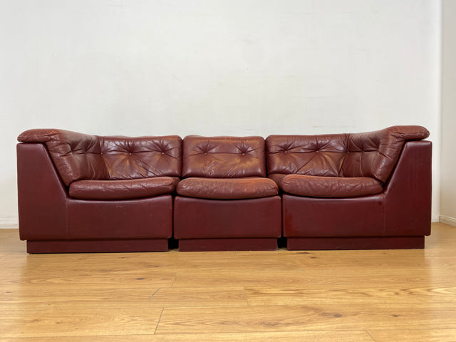 WMK I Gemütliches skandinavisches 70er Jahre Modular Sofa mit Echtleder Bezug & charaktervoller Patina