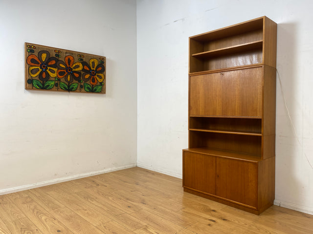 Hochwertiges und gut erhaltenes skandinavisches Highboard in Teakholz mit beleuchtetem Bar Fach & Regal I Barschank Minibar Schrank Bücherschrank Bücherregal Teak Vintage I