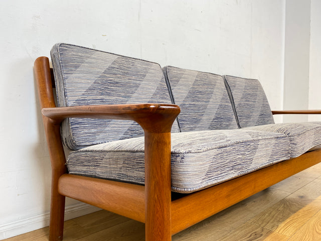 Stilvolles und hochwertiges skandinavisches Sofa aus Teakholz mit Originalbezug und Federkern I Couch 3-Sitzer 3er Danish Design Mid-Century Vintage 60er 70er Teak I