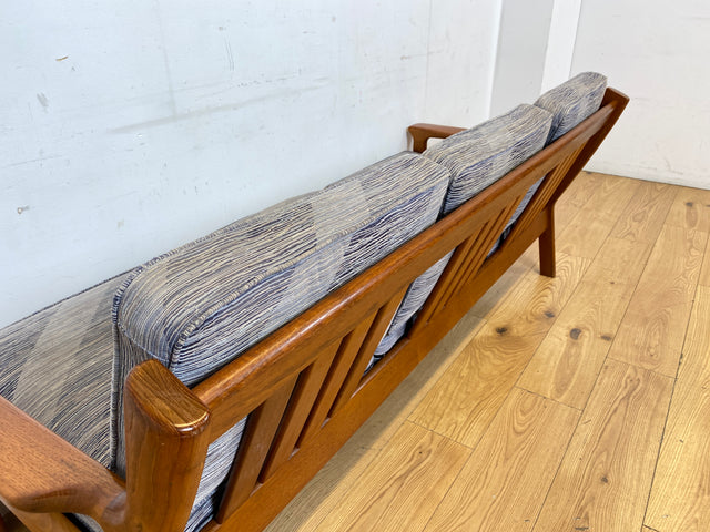 Stilvolles und hochwertiges skandinavisches Sofa aus Teakholz mit Originalbezug und Federkern I Couch 3-Sitzer 3er Danish Design Mid-Century Vintage 60er 70er Teak I