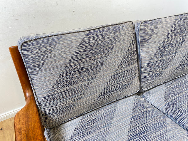 Stilvolles und hochwertiges skandinavisches Sofa aus Teakholz mit Originalbezug und Federkern I Couch 3-Sitzer 3er Danish Design Mid-Century Vintage 60er 70er Teak I
