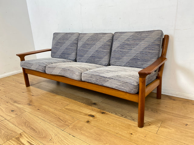Stilvolles und hochwertiges skandinavisches Sofa aus Teakholz mit Originalbezug und Federkern I Couch 3-Sitzer 3er Danish Design Mid-Century Vintage 60er 70er Teak I