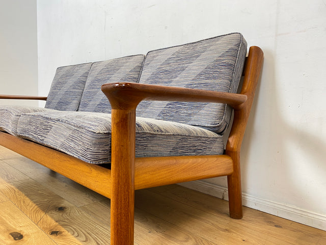 Stilvolles und hochwertiges skandinavisches Sofa aus Teakholz mit Originalbezug und Federkern I Couch 3-Sitzer 3er Danish Design Mid-Century Vintage 60er 70er Teak I