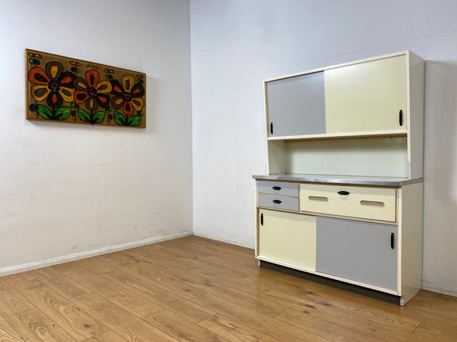 Kultige Space Age Küchenanrichte in Originalfarben mit Schiebetüren und Brot Fach I Küchenbüfett Büfett Küche Küchenzeile Buffet Anrichte Retro Vintage 60er 70er I