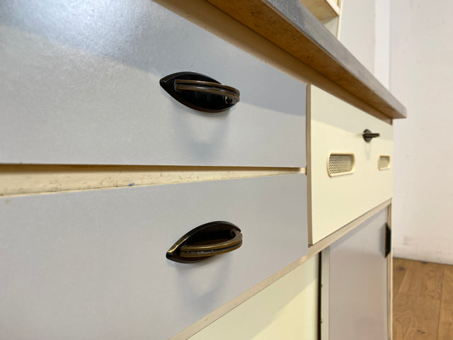 Kultige Space Age Küchenanrichte in Originalfarben mit Schiebetüren und Brot Fach I Küchenbüfett Büfett Küche Küchenzeile Buffet Anrichte Retro Vintage 60er 70er I