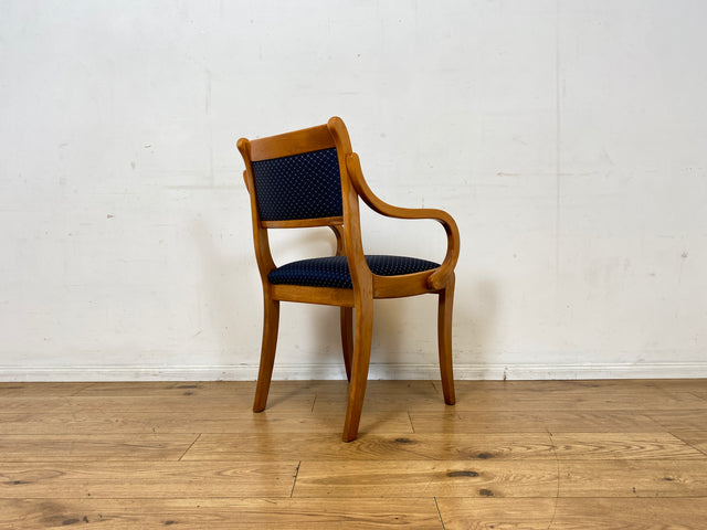 Sehr eleganter Spätbiedermeier Salonstuhl aus Buche mit hochwertigem neuem Bezug in Blau I Armlehnstuhl Stuhl Holzstuhl Sessel Lesesessel Chair Biedermeier Antik Vintage I