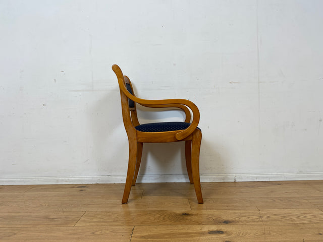Sehr eleganter Spätbiedermeier Salonstuhl aus Buche mit hochwertigem neuem Bezug in Blau I Armlehnstuhl Stuhl Holzstuhl Sessel Lesesessel Chair Biedermeier Antik Vintage I