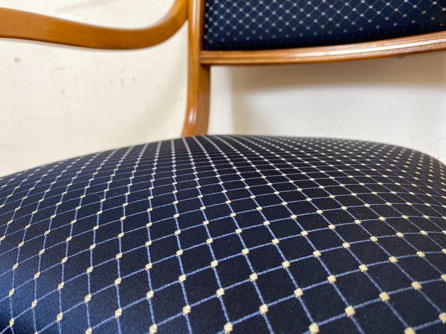 Sehr eleganter Spätbiedermeier Salonstuhl aus Buche mit hochwertigem neuem Bezug in Blau I Armlehnstuhl Stuhl Holzstuhl Sessel Lesesessel Chair Biedermeier Antik Vintage I