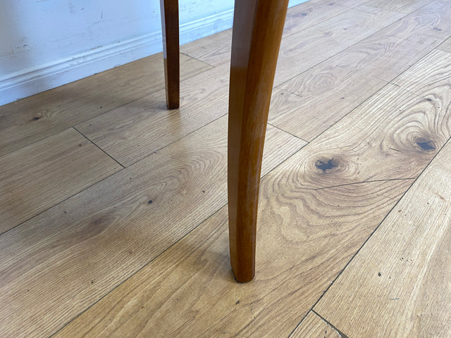 Sehr eleganter Spätbiedermeier Salonstuhl aus Buche mit hochwertigem neuem Bezug in Blau I Armlehnstuhl Stuhl Holzstuhl Sessel Lesesessel Chair Biedermeier Antik Vintage I
