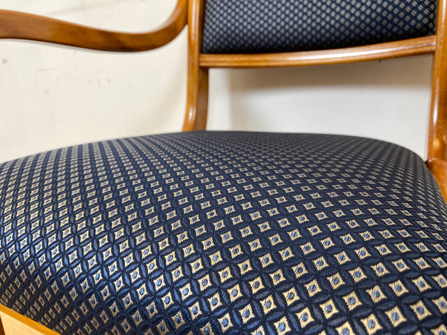 Sehr eleganter Spätbiedermeier Salonstuhl aus Buche mit hochwertigem neuem Bezug in Blau I Armlehnstuhl Stuhl Holzstuhl Sessel Lesesessel Chair Biedermeier Antik Vintage I