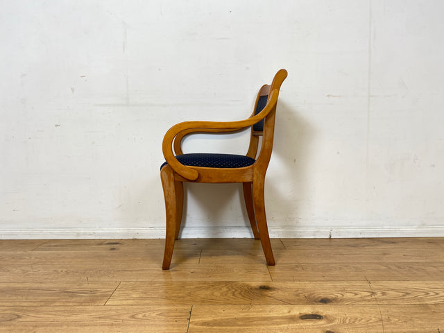 Sehr eleganter Spätbiedermeier Salonstuhl aus Buche mit hochwertigem neuem Bezug in Blau I Armlehnstuhl Stuhl Holzstuhl Sessel Lesesessel Chair Biedermeier Antik Vintage I