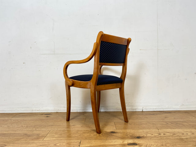 Sehr eleganter Spätbiedermeier Salonstuhl aus Buche mit hochwertigem neuem Bezug in Blau I Armlehnstuhl Stuhl Holzstuhl Sessel Lesesessel Chair Biedermeier Antik Vintage I