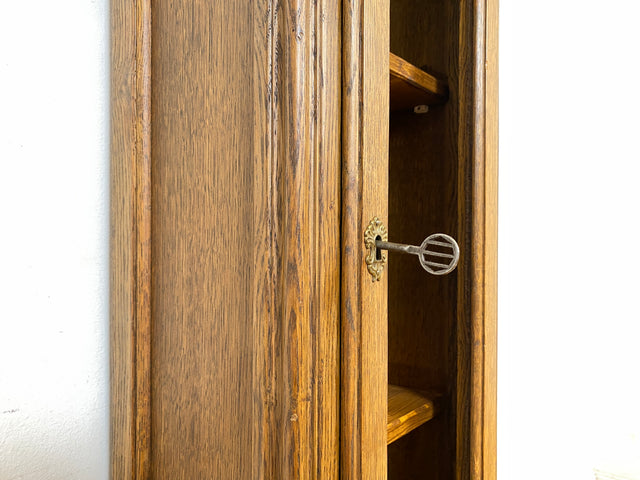 Wunderschöne handverzierte jedoch defekte Standuhr im antikem Stil umgebaut zu einem Bücherschrank mit tollem Ziffernblatt I Regal Bücherregal Küchenregal Säule Vintage I