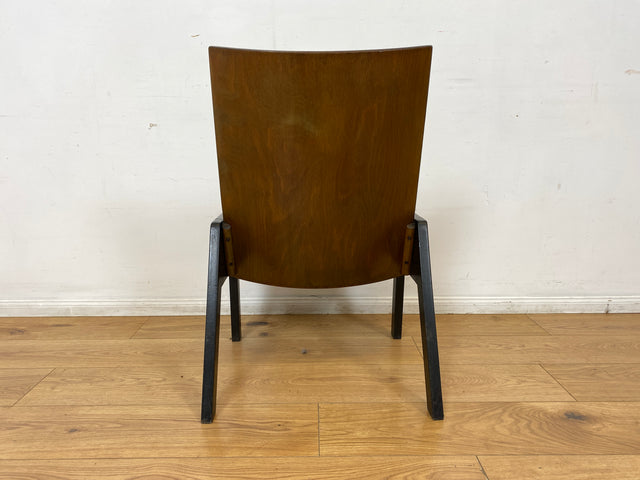 WMK I 1/5 Stilvoller & seltener stapelbarer Mid-Century Klappstuhl in Eichenholz