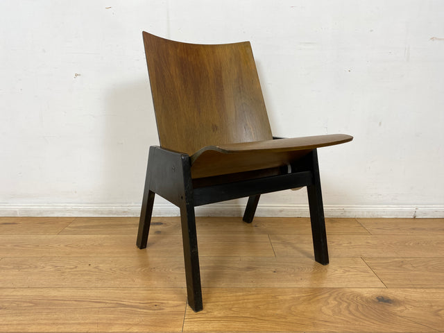 WMK I 1/5 Stilvoller & seltener stapelbarer Mid-Century Klappstuhl in Eichenholz