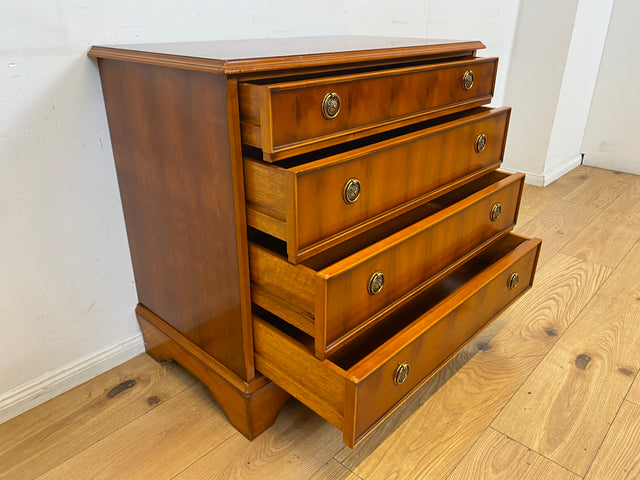 Hochwertige Stilmöbel Kommode , ein Original von Heldense im Stile des Biedermeier mit Schubladen