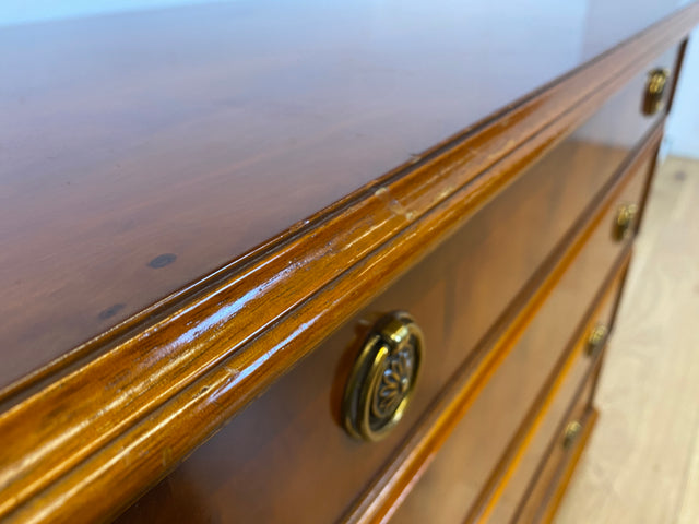 Hochwertige Stilmöbel Kommode , ein Original von Heldense im Stile des Biedermeier mit Schubladen