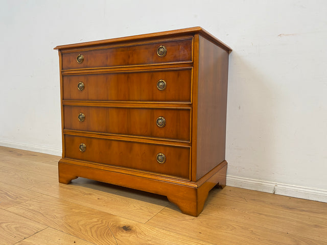 Hochwertige Stilmöbel Kommode , ein Original von Heldense im Stile des Biedermeier mit Schubladen