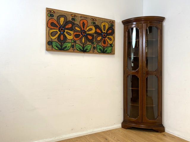 Hochwertige und sehr gut erhaltene Stilmöbel Eckvitrine aus vollem Holz mit ovalen Gläsern