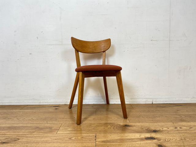Formschöner und sehr gemütlicher Stuhl aus Eiche mit stimmigen Originalbezug in Rostorange / Terrakotta I Esszimmerstuhl Küchenstuhl Holzstuhl Modern Vintage I Berlin Magdeburg Stuttgart