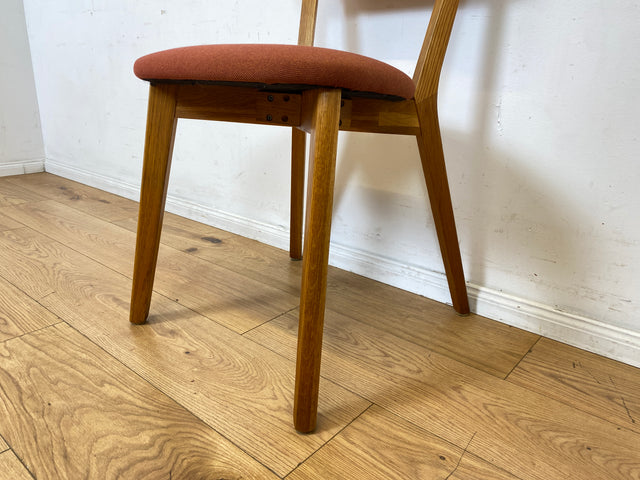 Formschöner und sehr gemütlicher Stuhl aus Eiche mit stimmigen Originalbezug in Rostorange / Terrakotta I Esszimmerstuhl Küchenstuhl Holzstuhl Modern Vintage I Berlin Magdeburg Stuttgart