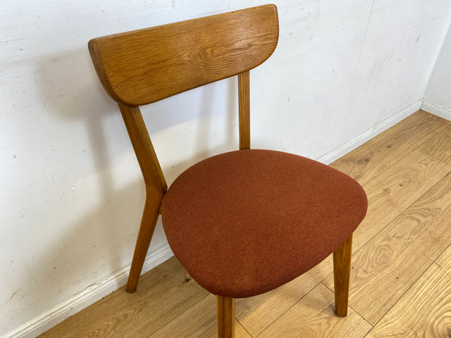 Formschöner und sehr gemütlicher Stuhl aus Eiche mit stimmigen Originalbezug in Rostorange / Terrakotta I Esszimmerstuhl Küchenstuhl Holzstuhl Modern Vintage I Berlin Magdeburg Stuttgart