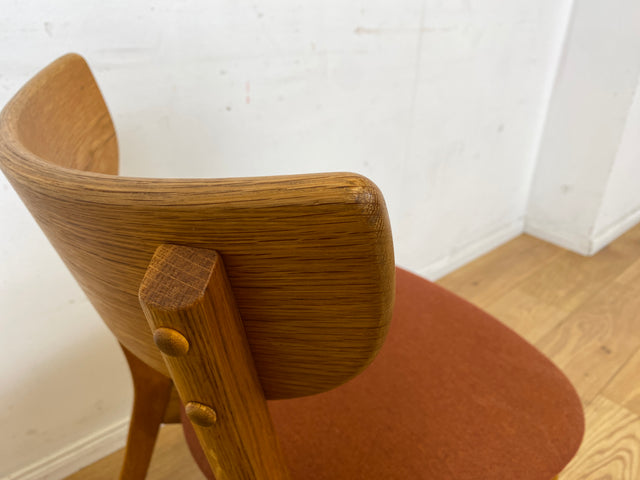 Formschöner und sehr gemütlicher Stuhl aus Eiche mit stimmigen Originalbezug in Rostorange / Terrakotta I Esszimmerstuhl Küchenstuhl Holzstuhl Modern Vintage I Berlin Magdeburg Stuttgart