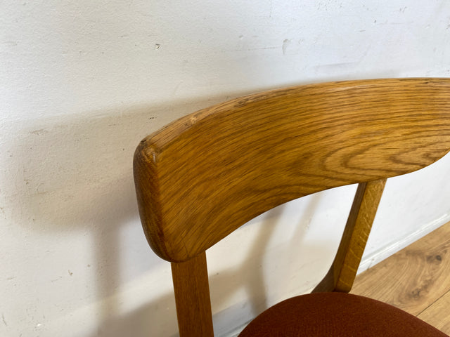 Formschöner und sehr gemütlicher Stuhl aus Eiche mit stimmigen Originalbezug in Rostorange / Terrakotta I Esszimmerstuhl Küchenstuhl Holzstuhl Modern Vintage I Berlin Magdeburg Stuttgart