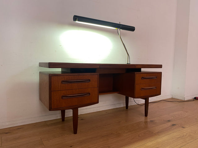Sehr rare verstellbare Mid-Century Schwanenhals Tischleuchte von VEB NARVA I Lampe Leuchte Architektenlampe Schreibtischlampe Arbeitsleuchte Vintage Retro Werkstatt Ostalgie Industrie Design I
