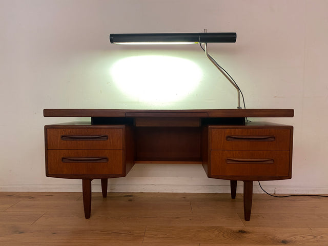 Sehr rare verstellbare Mid-Century Schwanenhals Tischleuchte von VEB NARVA I Lampe Leuchte Architektenlampe Schreibtischlampe Arbeitsleuchte Vintage Retro Werkstatt Ostalgie Industrie Design I