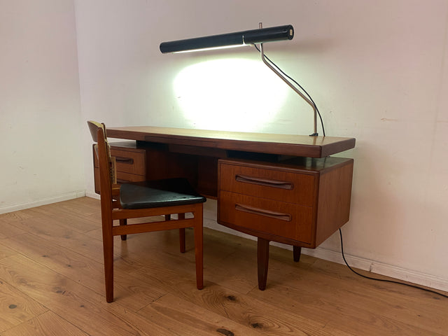 Sehr rare verstellbare Mid-Century Schwanenhals Tischleuchte von VEB NARVA I Lampe Leuchte Architektenlampe Schreibtischlampe Arbeitsleuchte Vintage Retro Werkstatt Ostalgie Industrie Design I