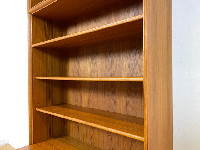 Hochwertiger Vintage Bücherschrank von Strobeck in skandinavischem Stil I Teakholz I Regal Bücherregal Holzregal Kommode Danish Design Mid-Century Vintage Teak 70er I