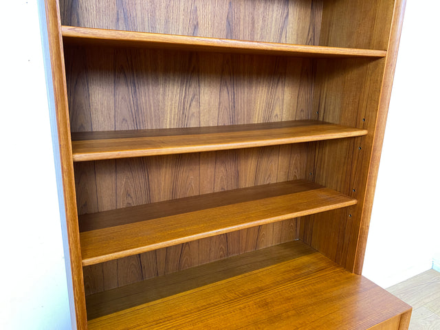 Hochwertiger Vintage Bücherschrank von Strobeck in skandinavischem Stil I Teakholz I Regal Bücherregal Holzregal Kommode Danish Design Mid-Century Vintage Teak 70er I